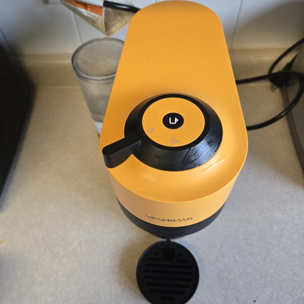 Nespresso Vertuo Pop+ De'Longhi Coffee and Espresso Machine, Mango Yellow - Picture 4 of 12